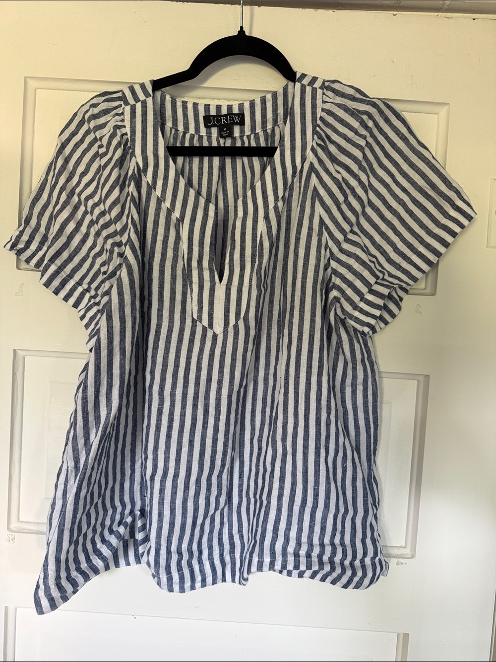 J Crew blue & white stripe flutter sleeve v-neck light weight linen shirt Size m